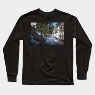 Cabin On The Banks Of The Wenatchee River Long Sleeve T-Shirt